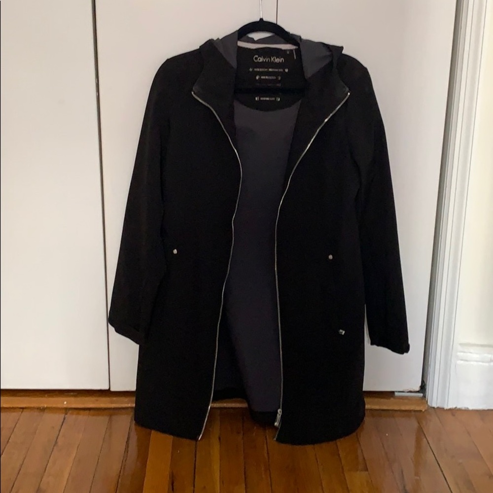 Water resistant trench coat
